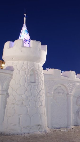 Башня из снега