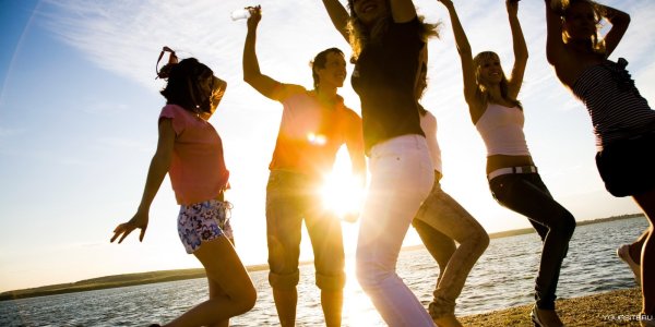 Танцы у моря