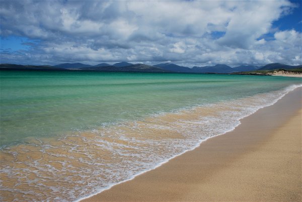 Длинный песчаный пляж