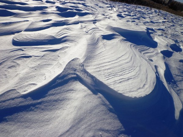 Волна из снега