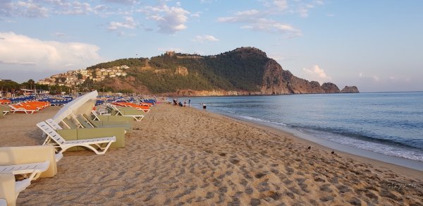 Алания Дамлаташ пляж Клеопатры