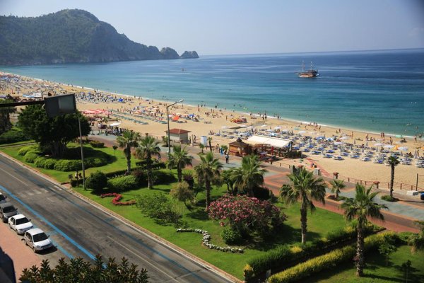 Пляж Клеопатра в Алании