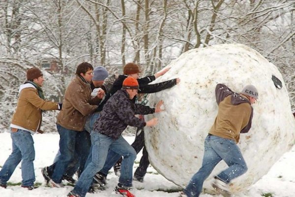 Снежки огромные