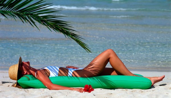 Загар на пляже