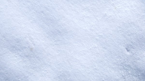 Снег на белом фоне