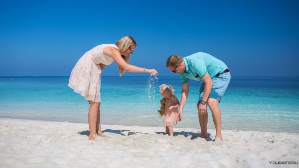 Семья на Мальдивах