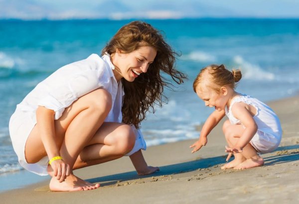 Мама на море