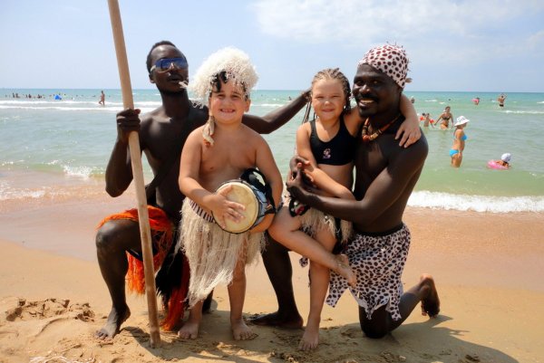 Африканцы на пляже