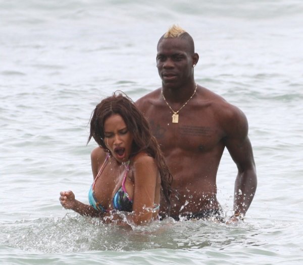 Марио Балотелли и его девушка 2020