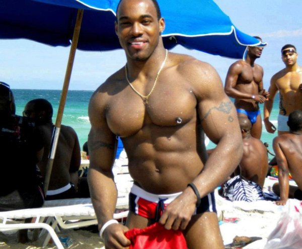 Загорелый афроамериканец