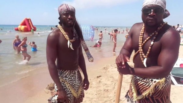 Африканцы на море