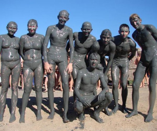 Лечебные грязи озера Тамбукан