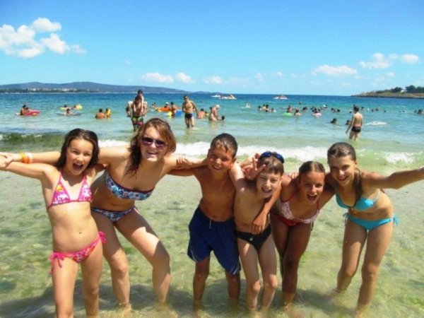 Школьники на пляже