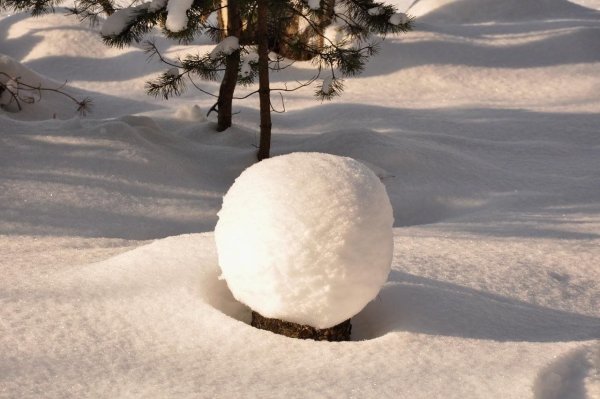 Комок снега