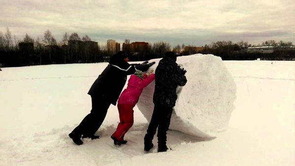 Большой снежный ком