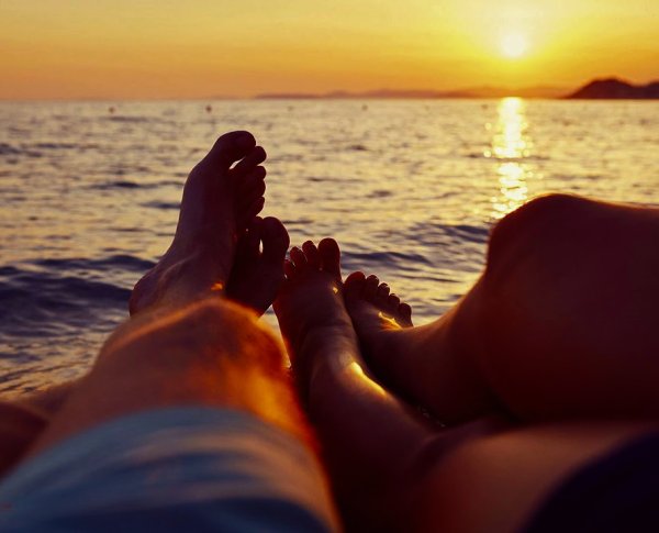 Море ноги влюбленных
