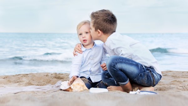 Дети на море