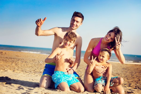 Вся семья на пляже