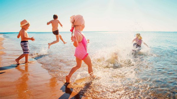 Лето дети море