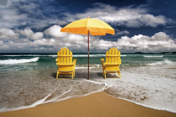 Пляж в желтом цвете фотообои