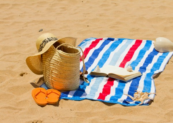 Пляж полотенце на песке