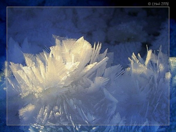 Снежная Королева льдинки