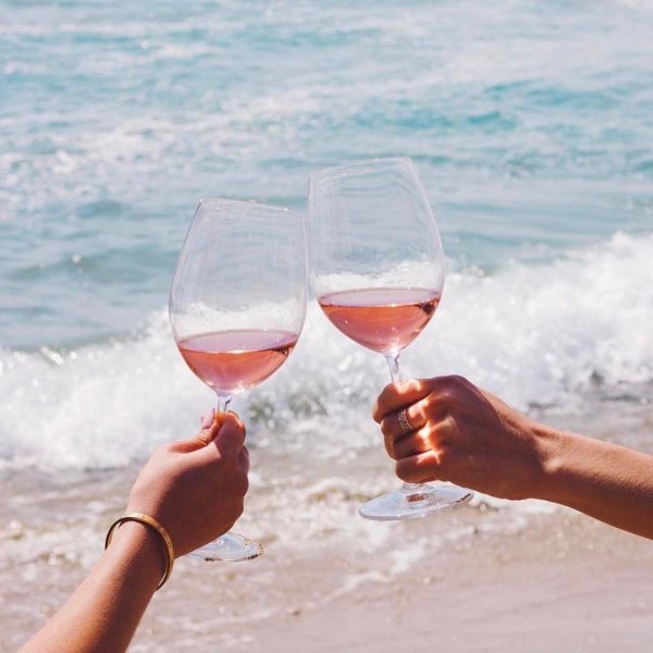 Вино и море