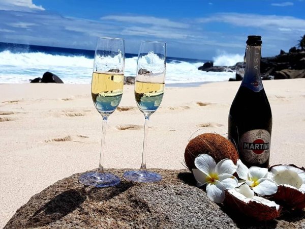 Море пляж мартини