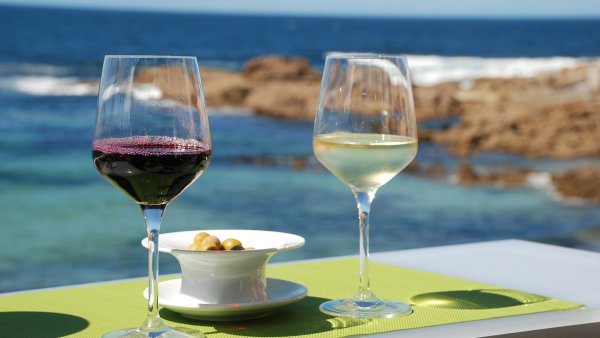 Кипр море вино