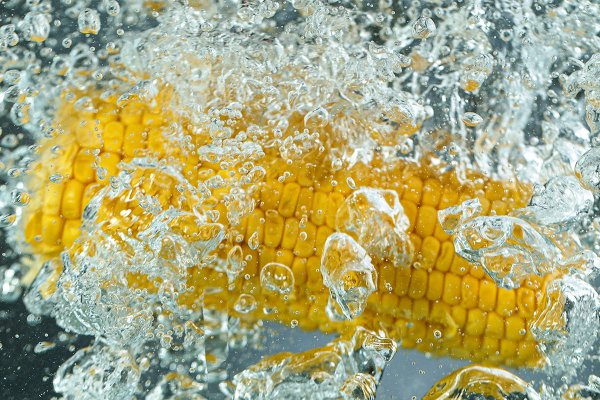 Кукуруза воде тонет