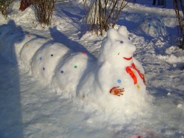 Постройки из снега в детском саду