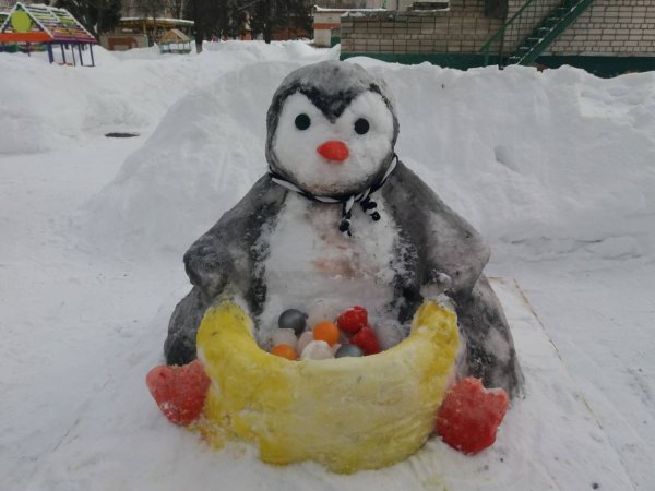 Снежные постройки в детском саду