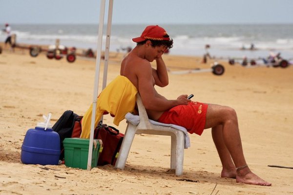 Спасатель на пляже