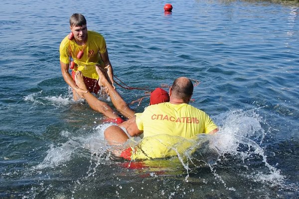 Спасатель на пляже