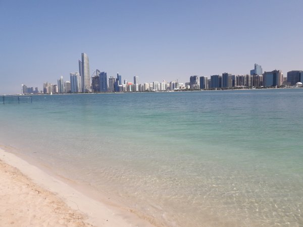 Дубай Абу Даби море