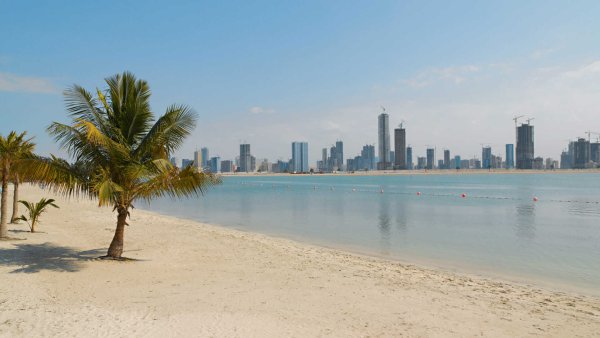 Пляж al Mamzar в Дубае