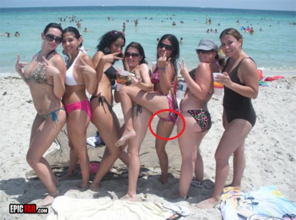 Казусы девушек на пляже