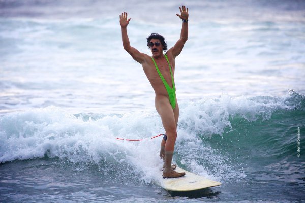 Парень на серфе