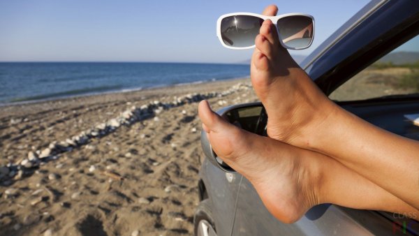 Ноги из машины