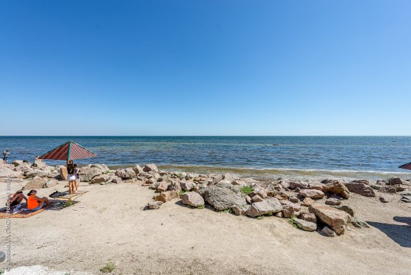 Дикий пляж на Украине