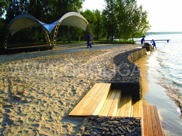 Благоустройство берега реки