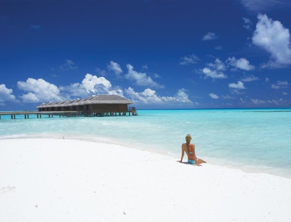 Medhufushi Island Resort 4*