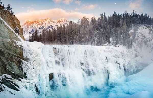Зимний водопад