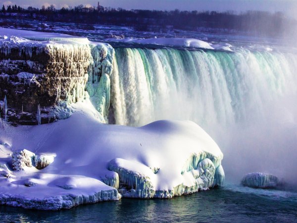 Ниагарский водопад во льду