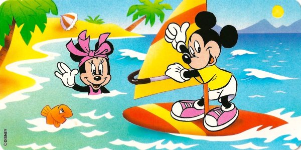 Микки Маус на пляже