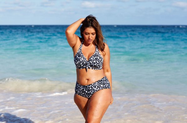 Николь Бидот