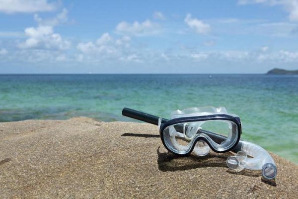 Фото с маской на море