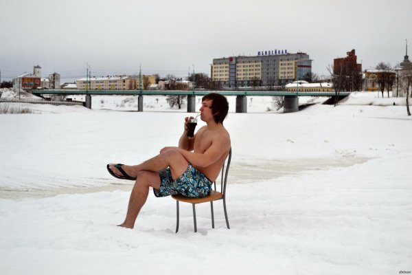 Зимой в шортах
