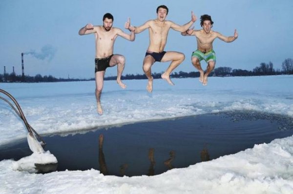 Зимний пляж купания