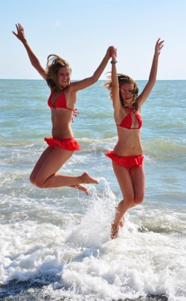 Девочка и море